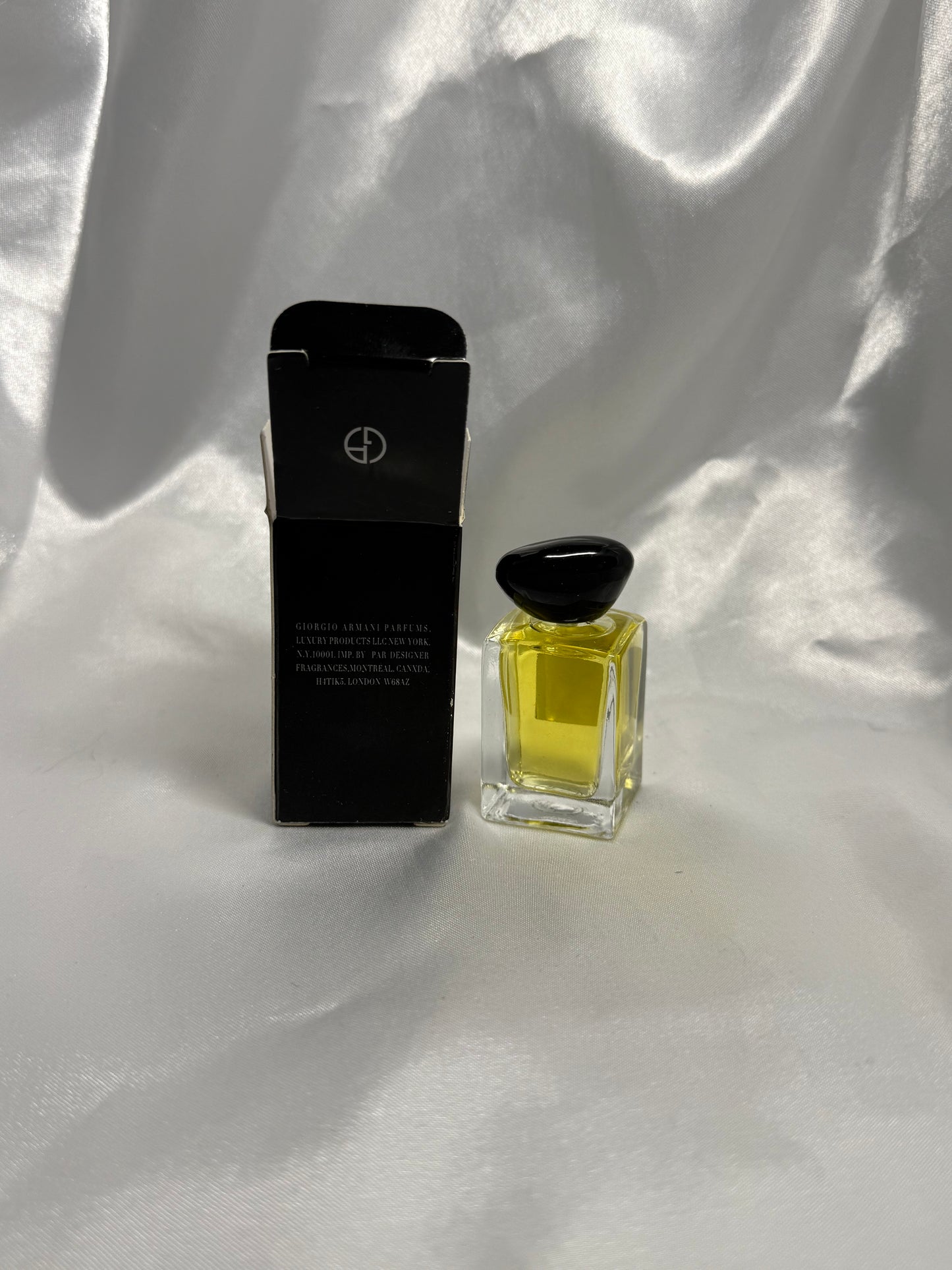 Miniature Armani parfume