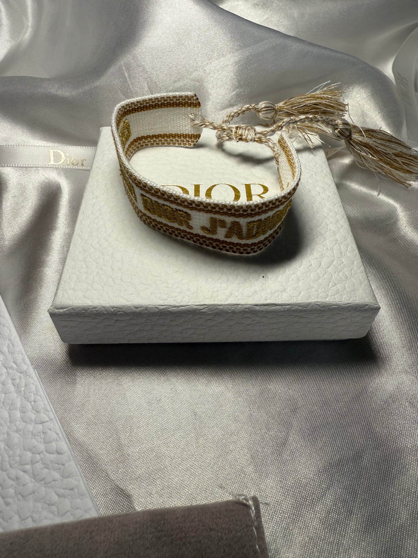 CD material bracelet