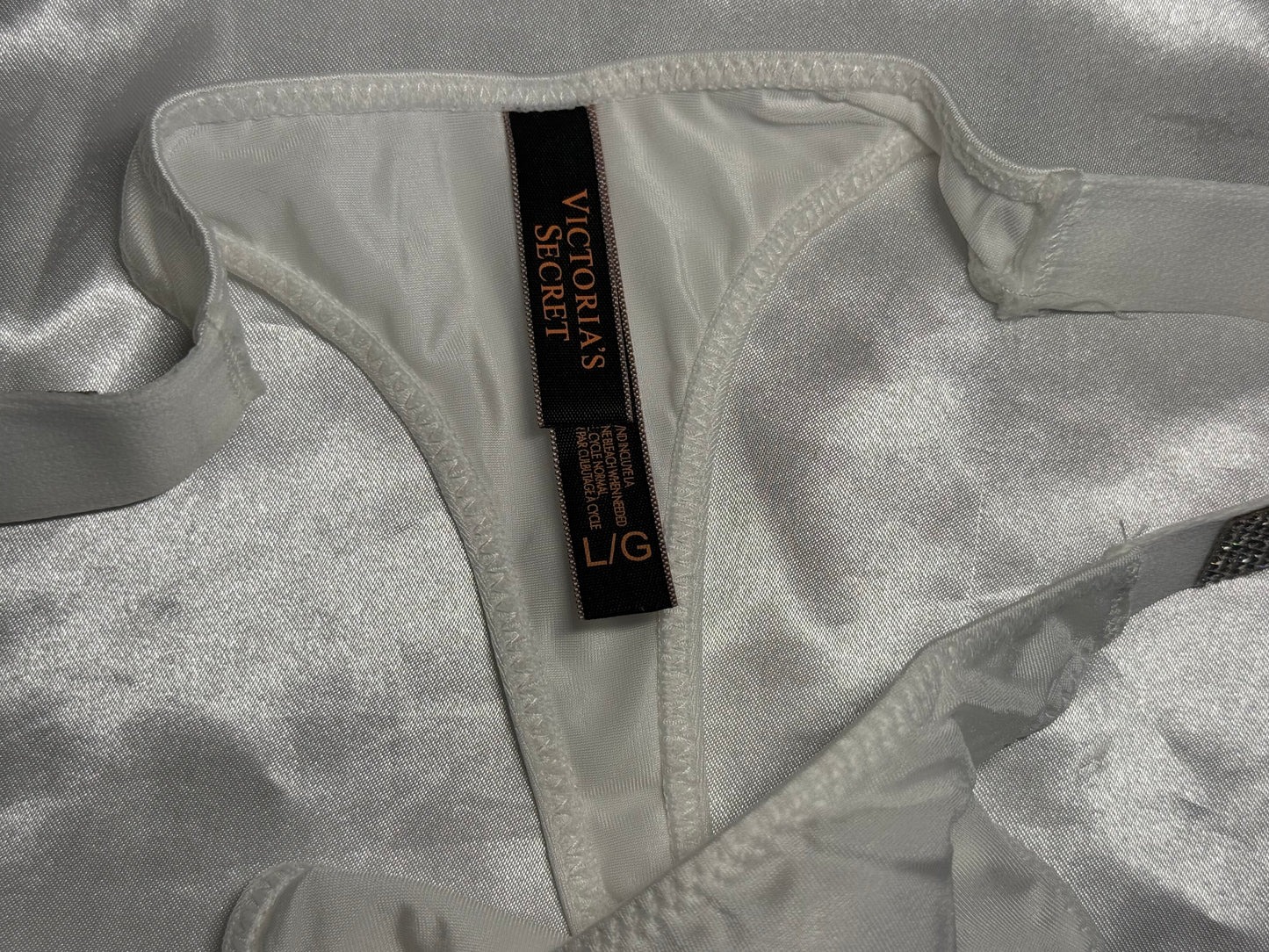 VS thong one piece