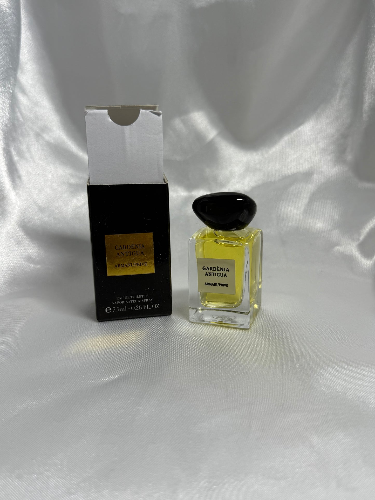 Miniature Armani parfume