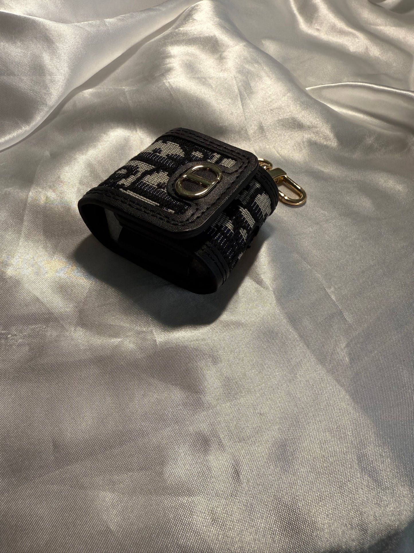 CD AirPods 1/2 case