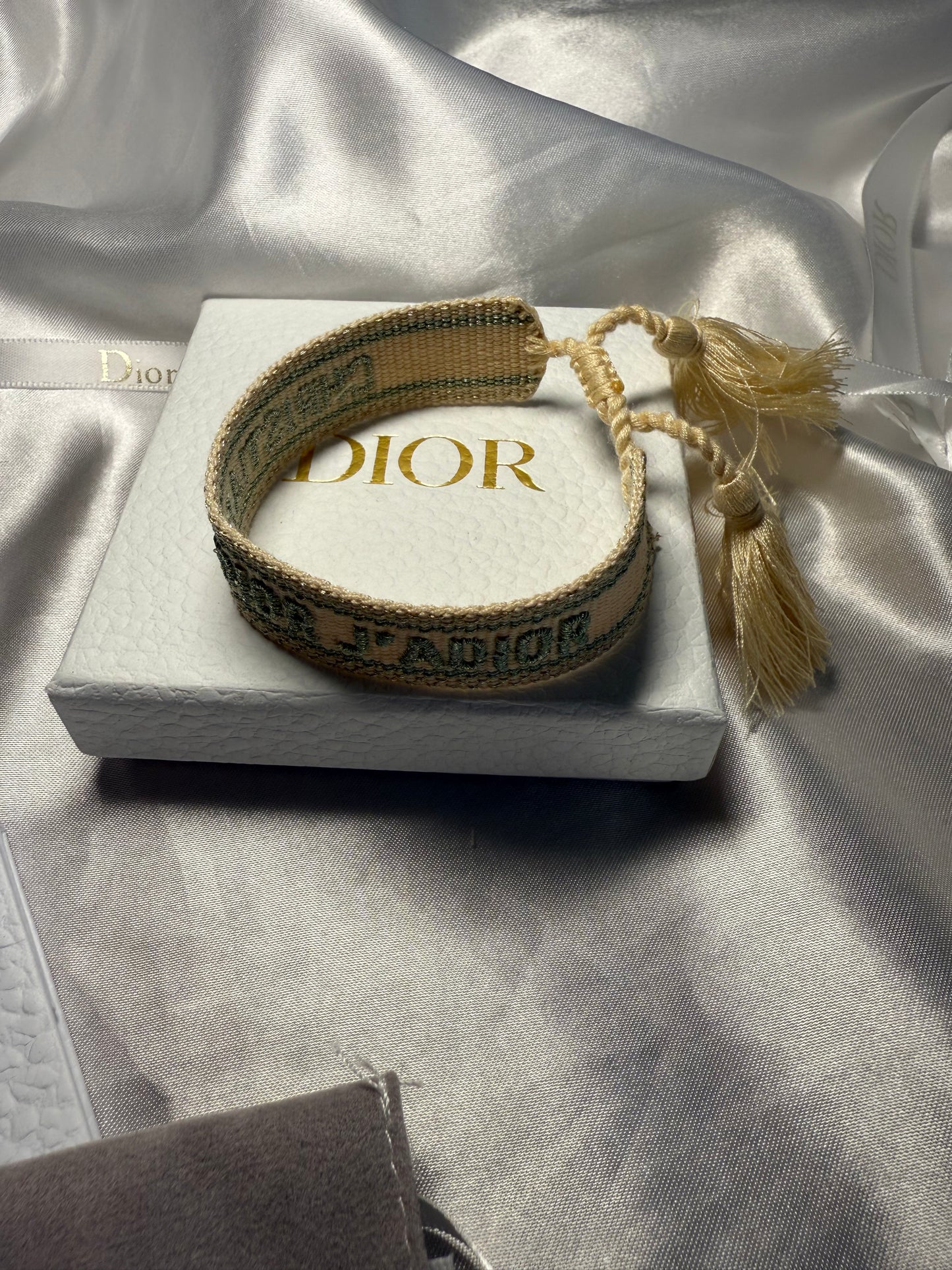 CD material bracelet