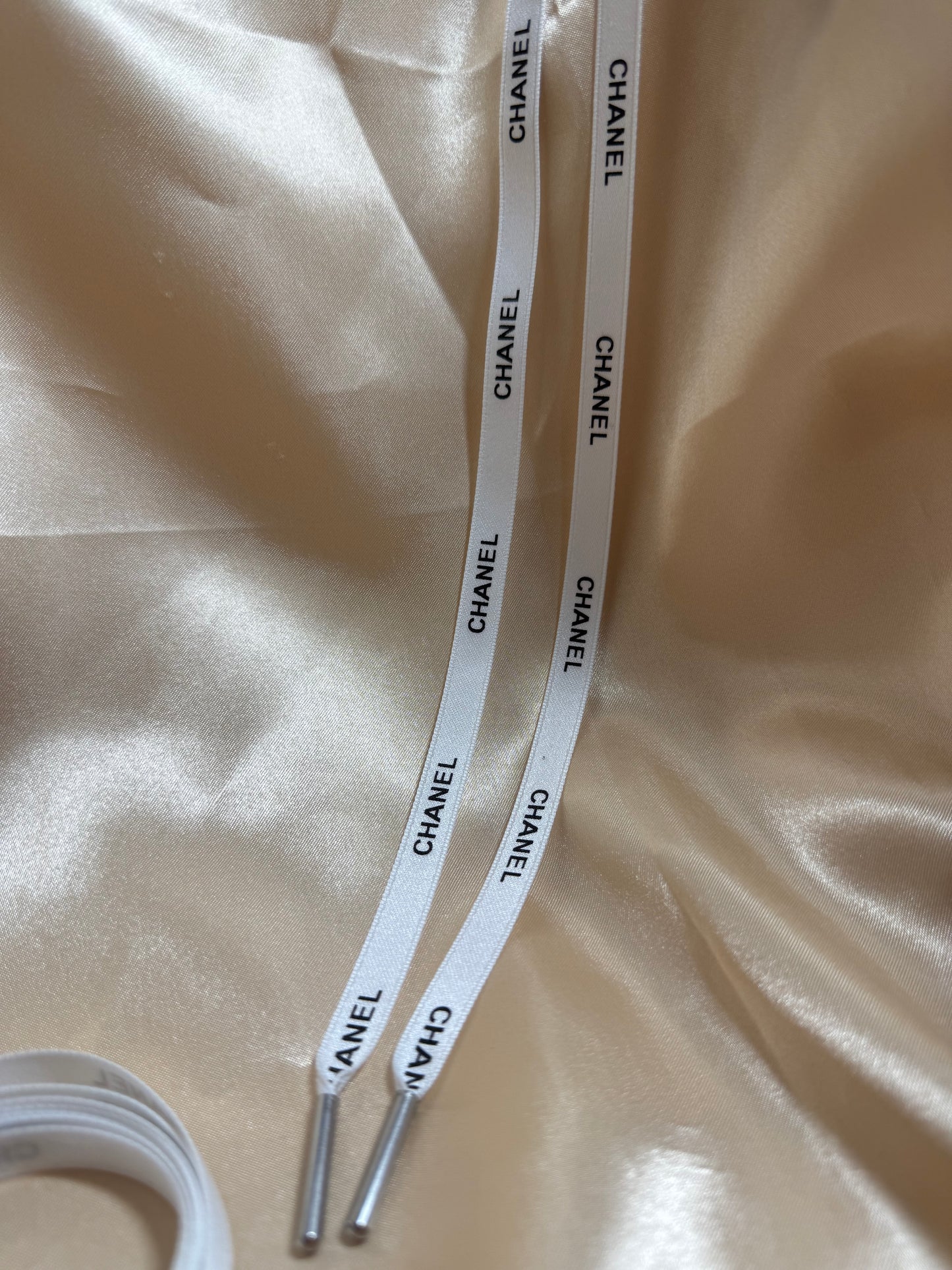 CC white shoelaces