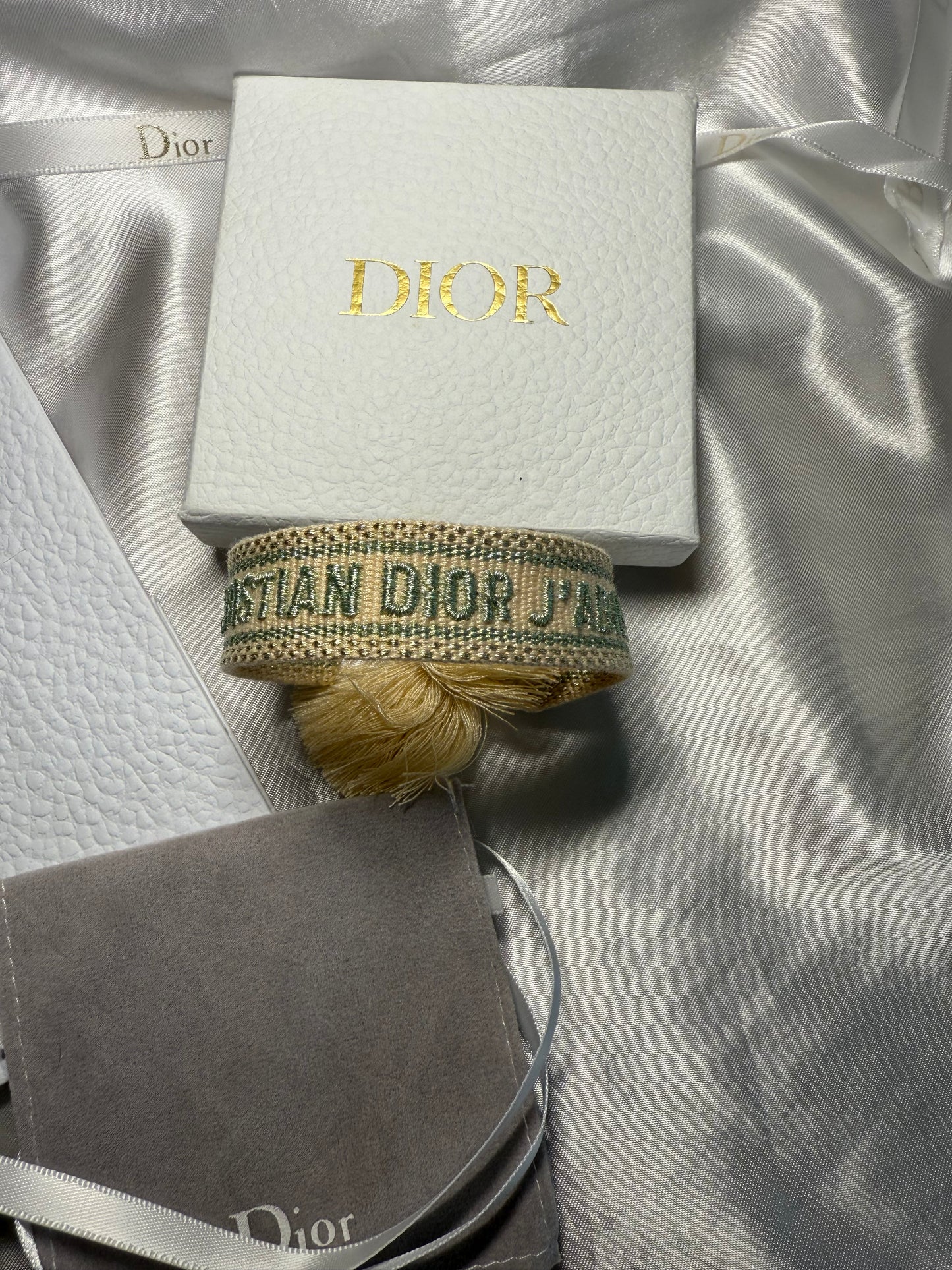 CD material bracelet