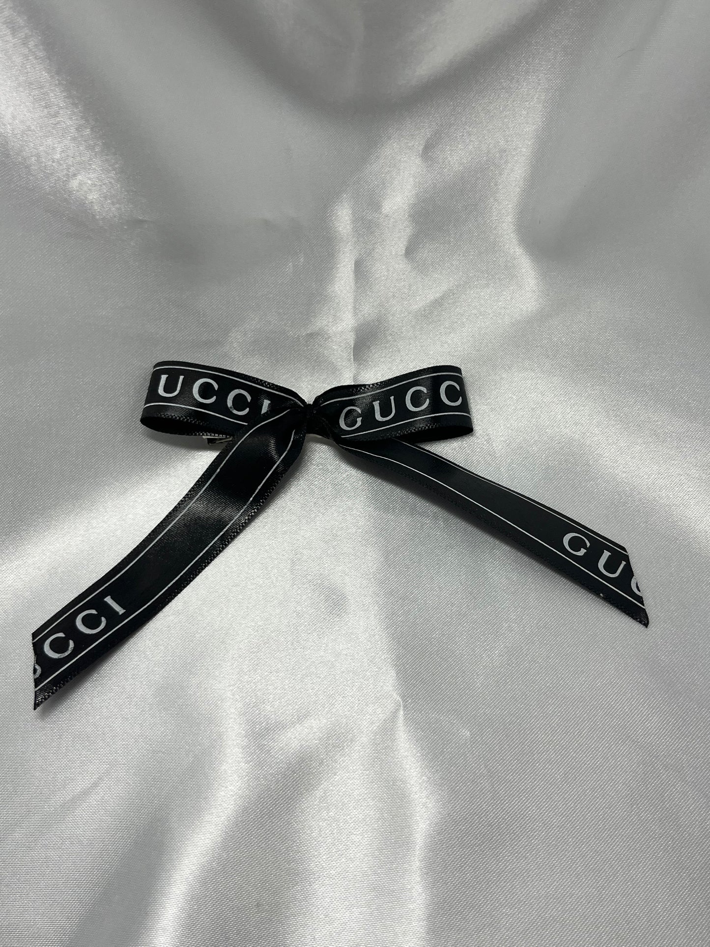 GG hair clips